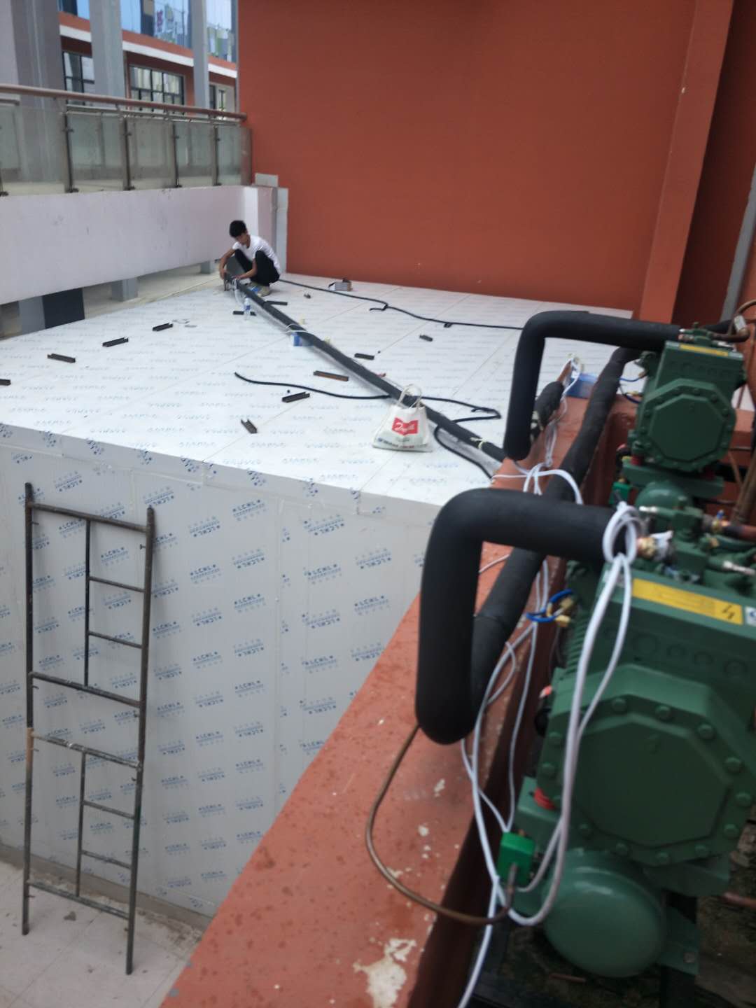 ���r��Ʒ���
